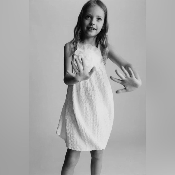 Zara Other - Zara Kids Girl Textured Floral Appliqué Dress - White